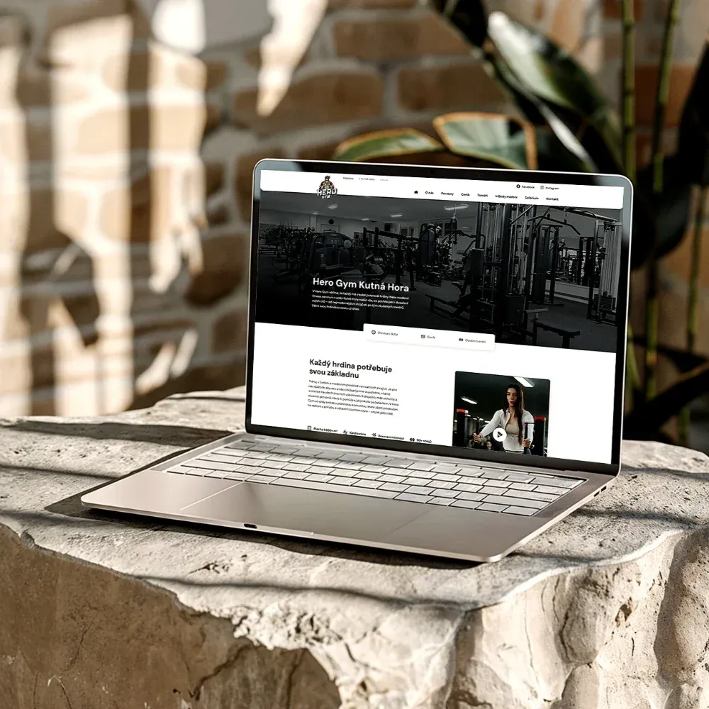 Web na notebooku